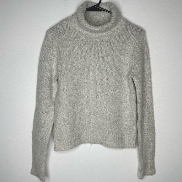 Brandy Melville Wool Blend Cassia Turtleneck Sweater - Picture 2 of 9